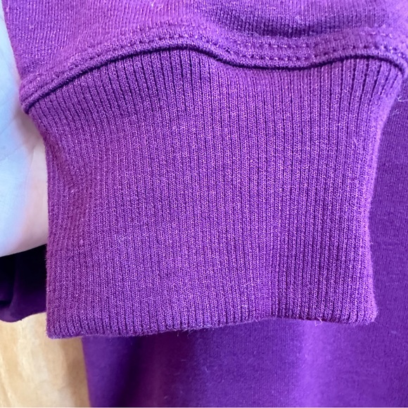 Champion sweatshirt. Size small. - Picture 3 of 6